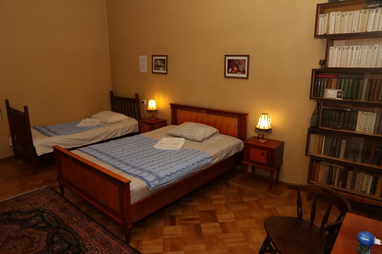 Sun Guest House Kutaisi Exterior foto